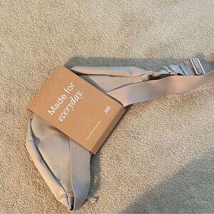 July everyday crescent bag | beige